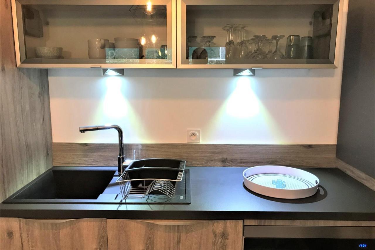Centre Les Pins 1 Bedroom With Ac, Swimming Pool And Parking Apartamento